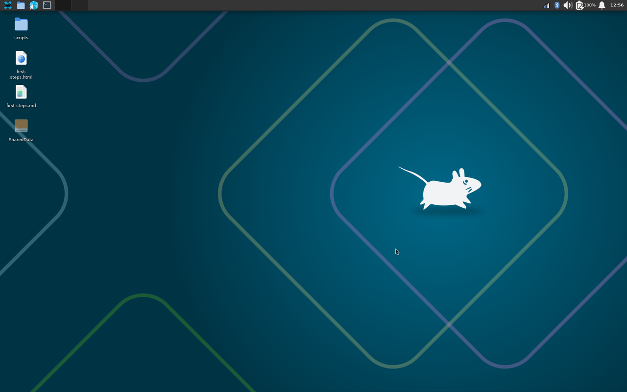 Arch Linux LiNomad XfCE desktop screenshot.